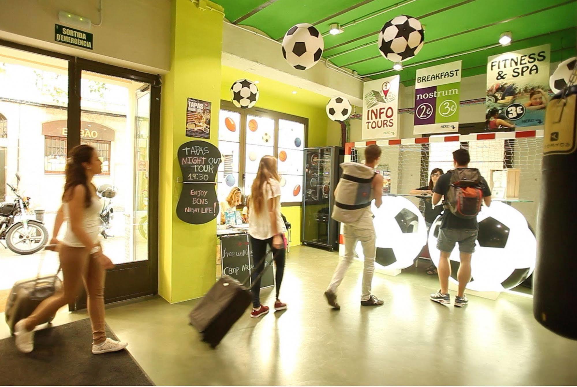 Bcnsporthostels Barcelona Exterior photo